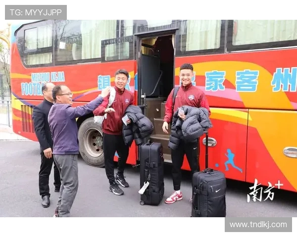 深圳新鹏城与梅州客家激战正酣 两队争夺宝贵三分决战再度上演