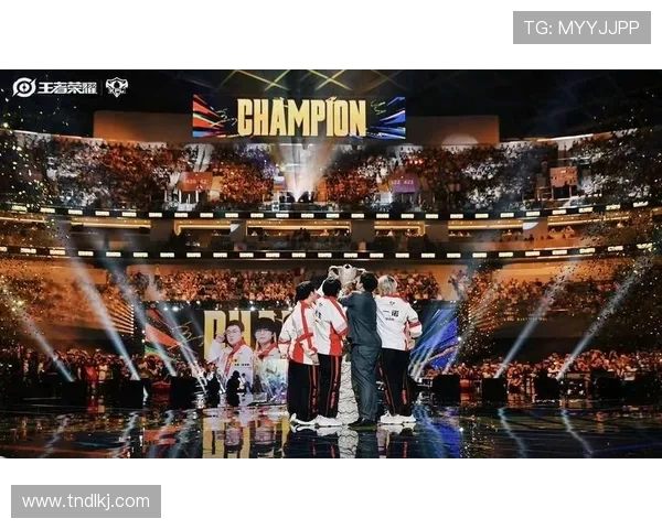 FLY战队对阵T1：跨越时空的电竞对决，谁将登顶荣耀之巅
